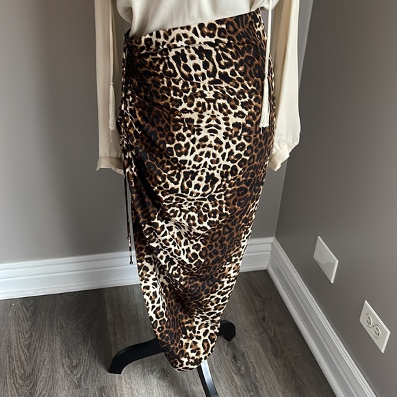 Veronica Beard Size 2 Silk Midi Length Animal Print Skirt - Picture 2 of 2